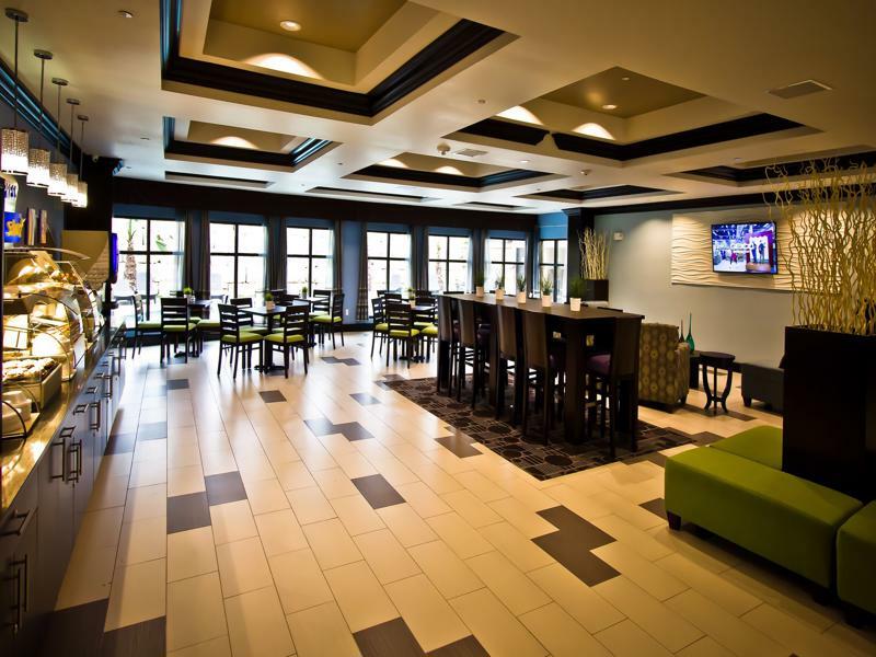 Express & Austin Nw - Lakeway, An Ihg